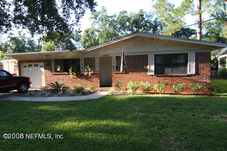 5747 Hickson Road Jacksonville, FL 32216 - Photo 1 of 11 front