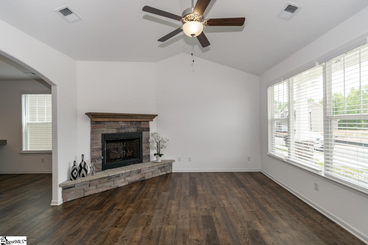 217 Everard Lane Greer, SC 29650 - Photo 8 of 22 Gallery Image 8