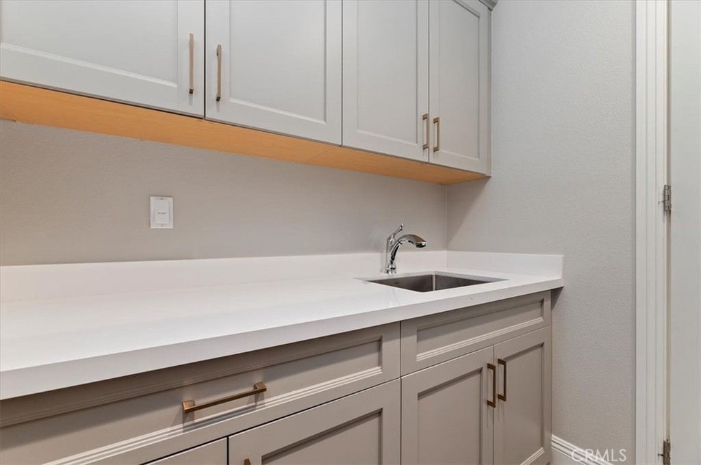 15783 Ralph Lane Fontana, CA 92336 - Photo 28 of 44 Laundry Room