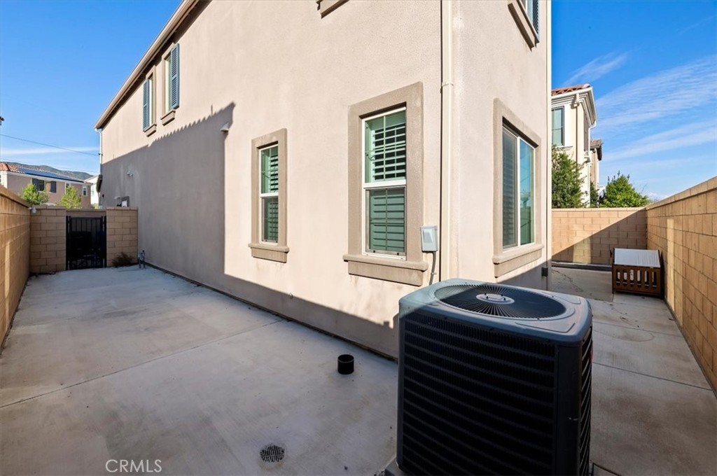 15783 Ralph Lane Fontana, CA 92336 - Photo 31 of 44 Exterior