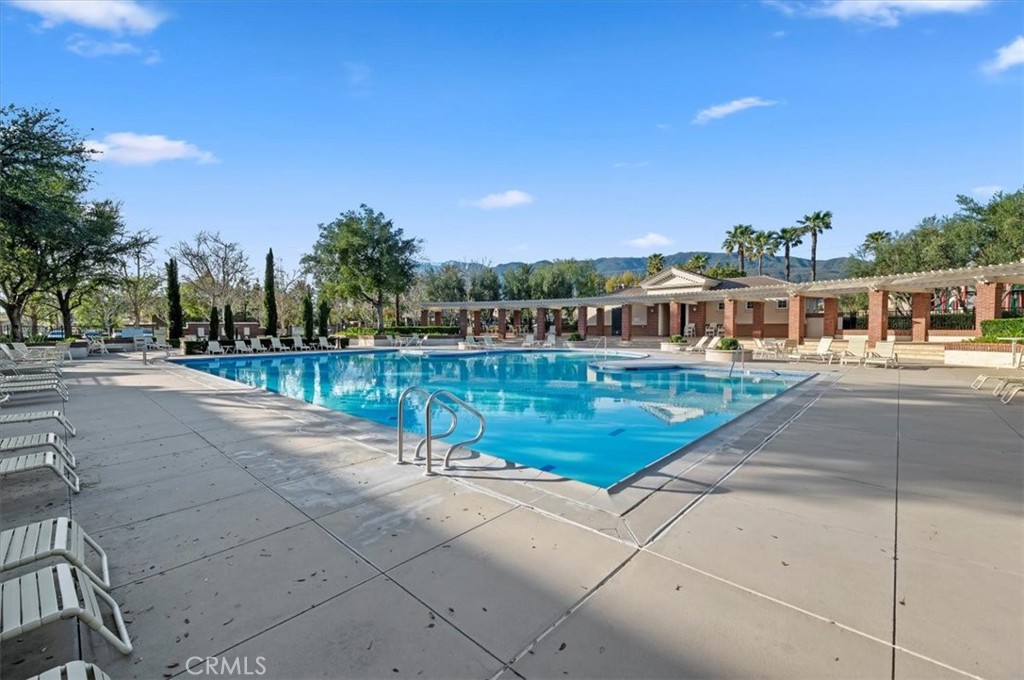 15783 Ralph Lane Fontana, CA 92336 - Photo 34 of 44 Community Pool