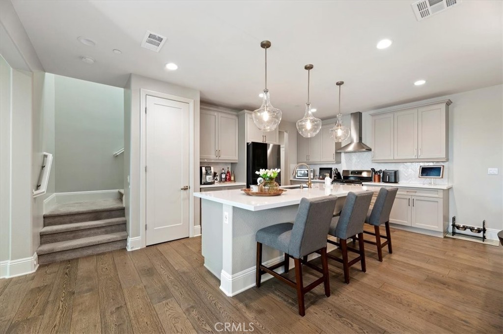 15783 Ralph Lane Fontana, CA 92336 - Photo 8 of 44 Kitchen