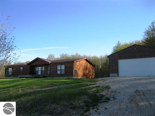 1151 West Sharon Road Fife Lake, MI 49633 - Photo 4 of 24 1726953-3.JPG