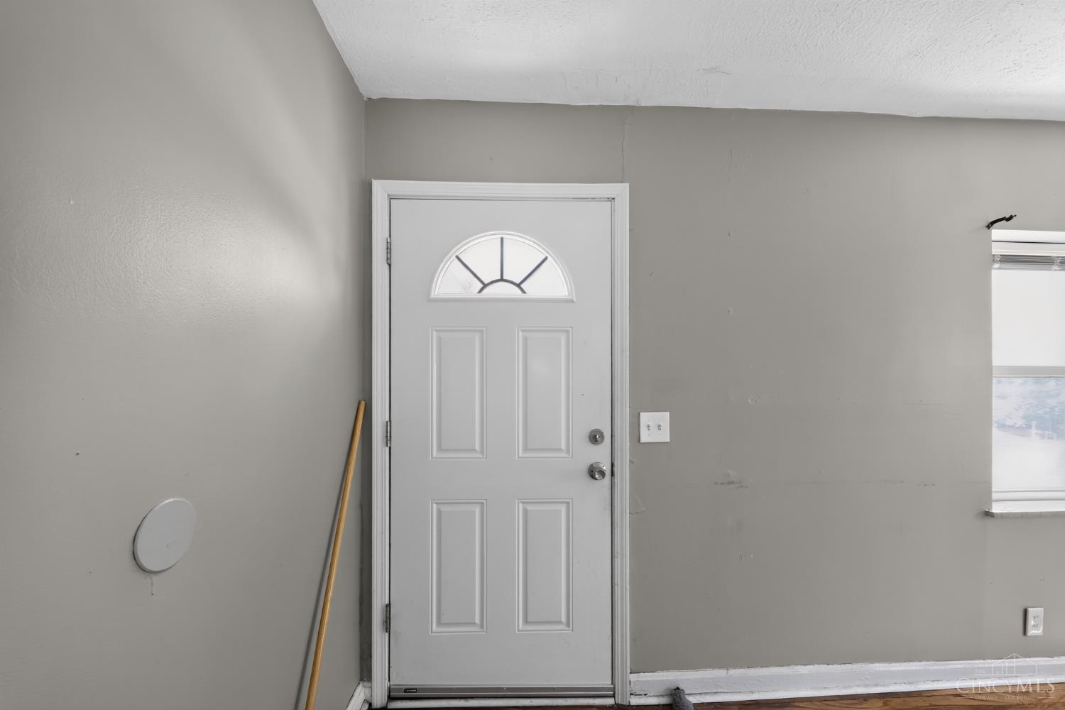 5804 Argus Road Cincinnati, OH 45224 - Photo 3 of 30
