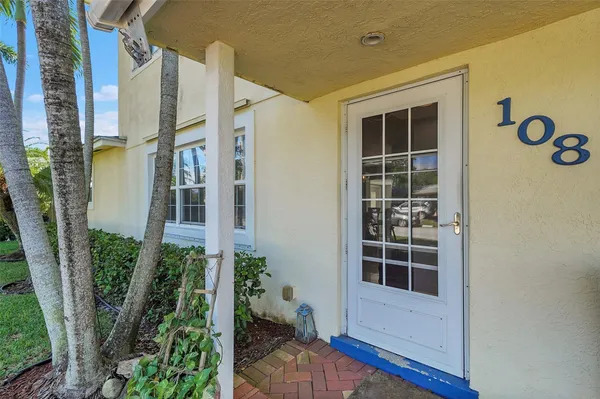 $714,000 | 108 Southeast 14th Court, Deerfield Beach, FL 33441