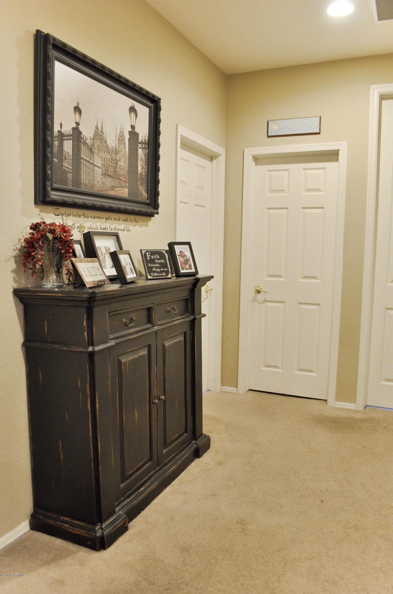 3218 West Sentinel Rock Road Phoenix, AZ 85086 - Photo 17 of 34 Hallway Upstairs.