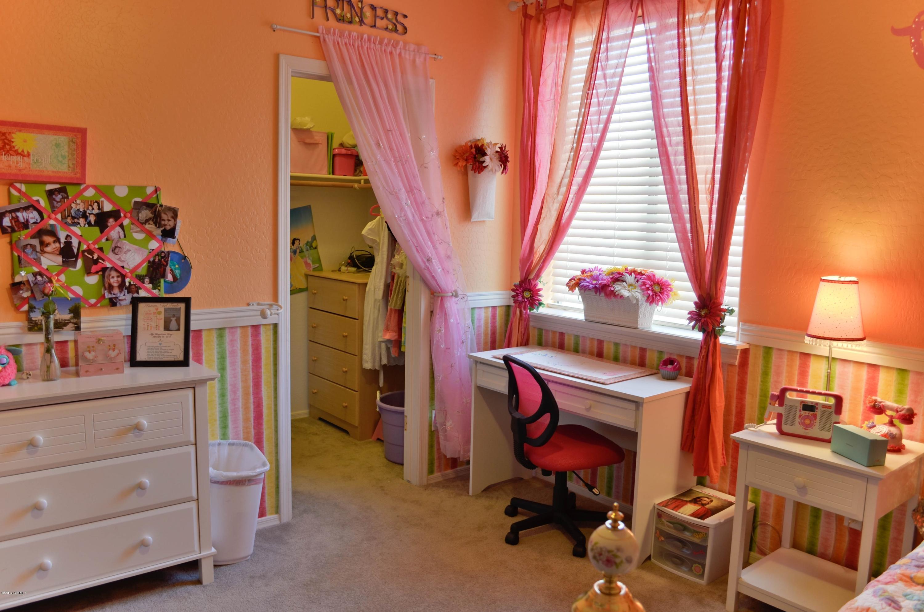 3218 West Sentinel Rock Road Phoenix, AZ 85086 - Photo 19 of 34 Bedroom With Walk-In Closet