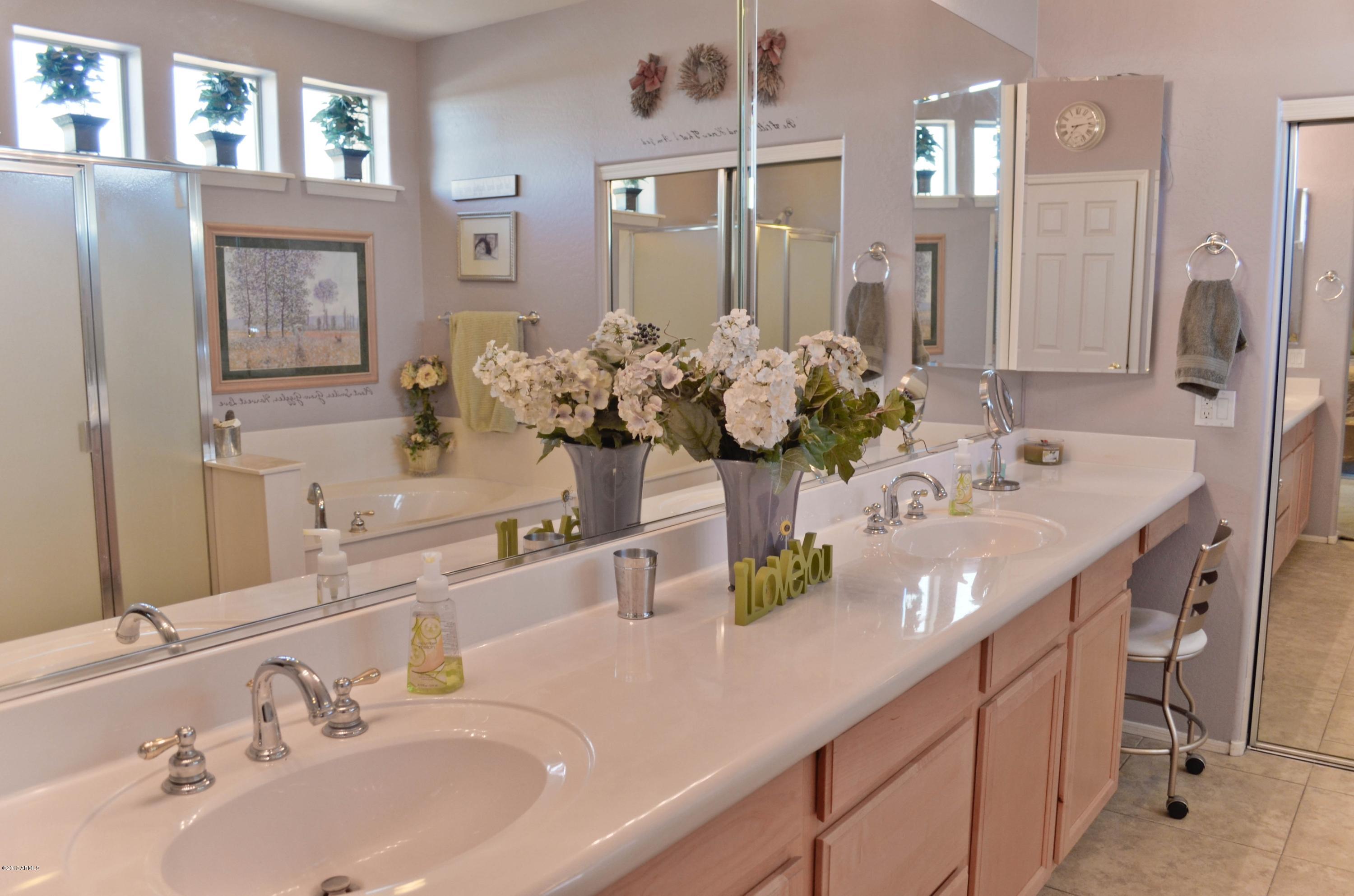 3218 West Sentinel Rock Road Phoenix, AZ 85086 - Photo 25 of 34 Master Bathroom