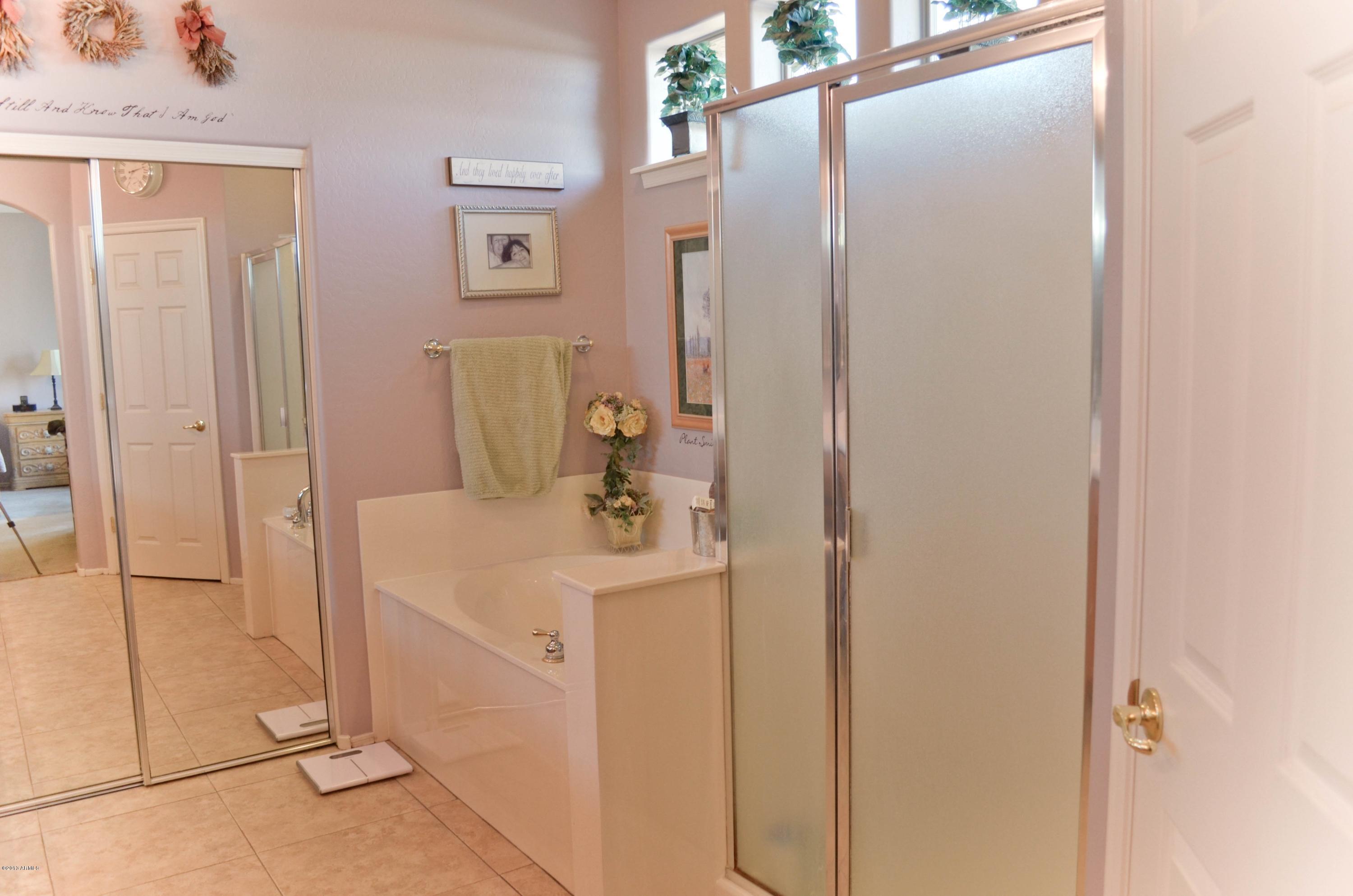 3218 West Sentinel Rock Road Phoenix, AZ 85086 - Photo 26 of 34 Master Bathroom