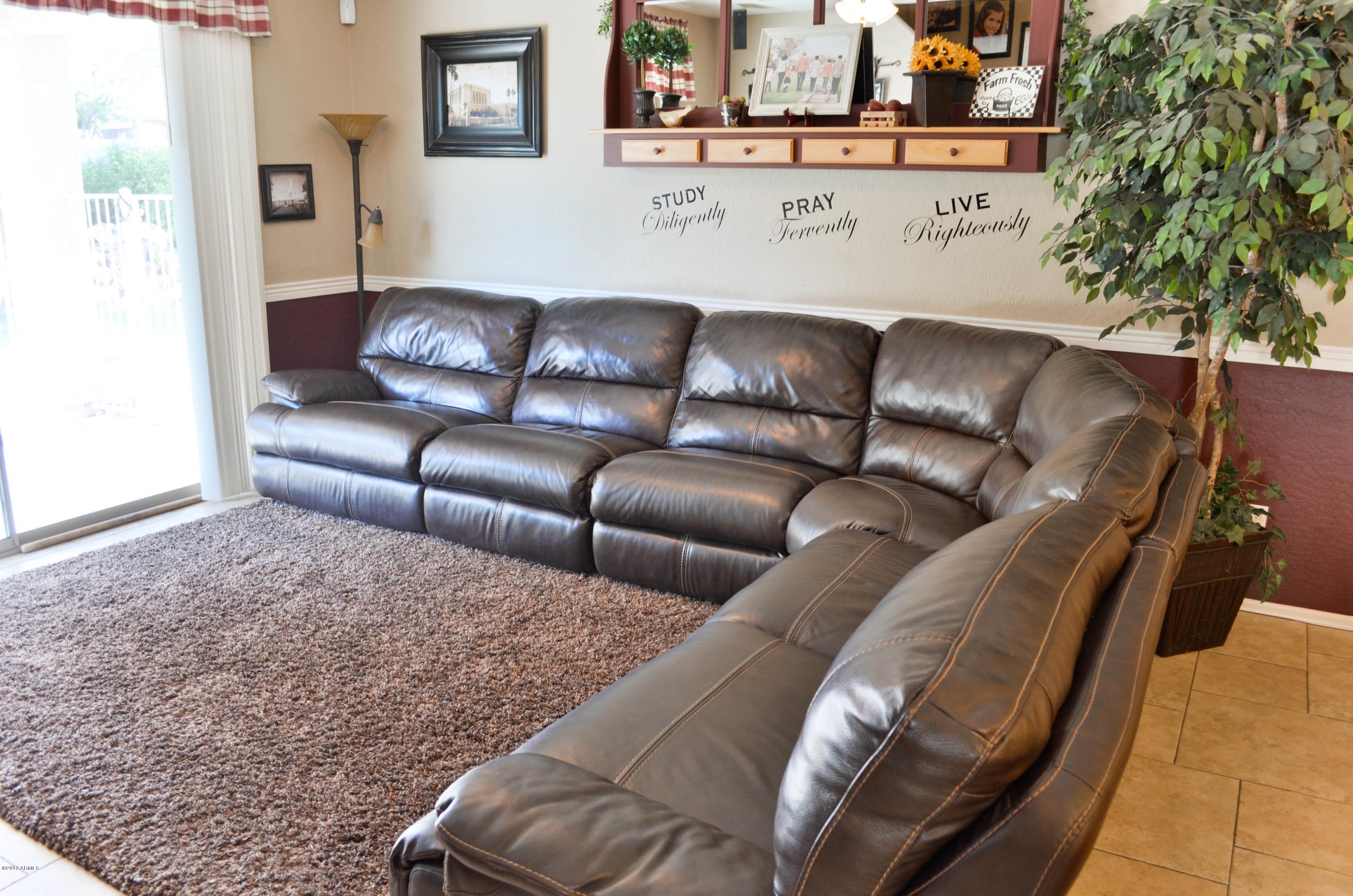 3218 West Sentinel Rock Road Phoenix, AZ 85086 - Photo 8 of 34 Family Room
