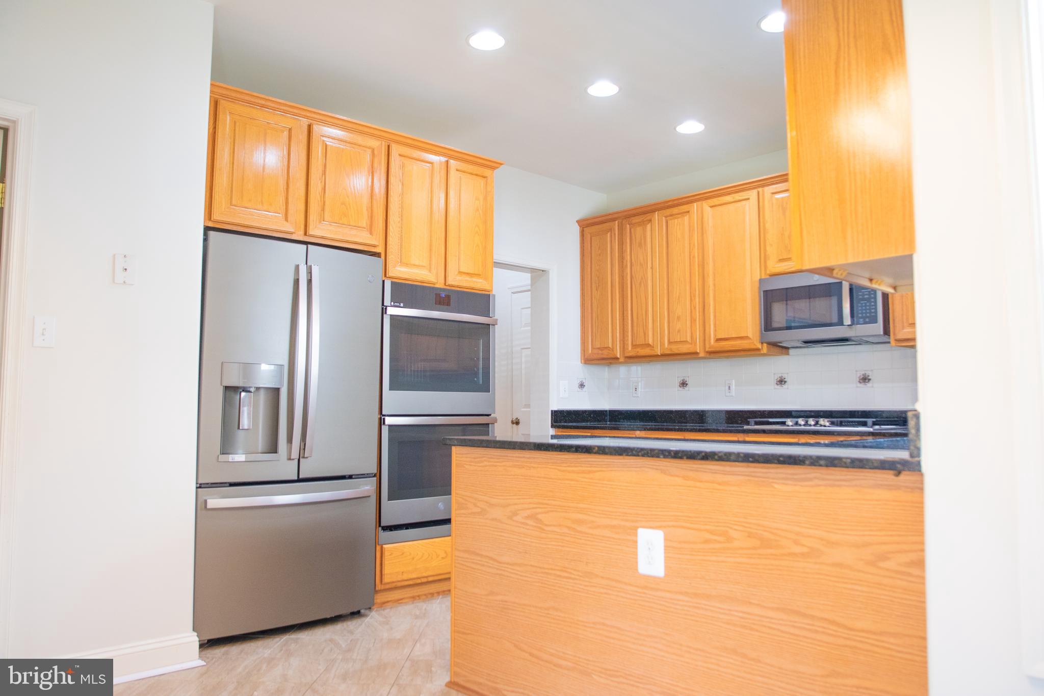 8565 Bauer Circle Springfield, VA 22152 - Photo 3 of 51