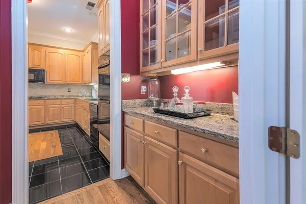 $825,000 | 100 Founders Lane, Memphis, TN 38103