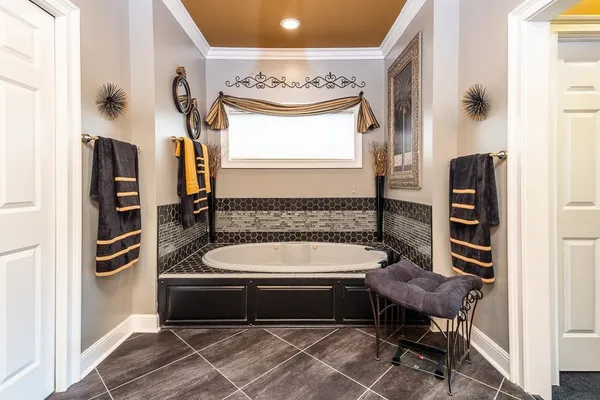 $825,000 | 100 Founders Lane, Memphis, TN 38103