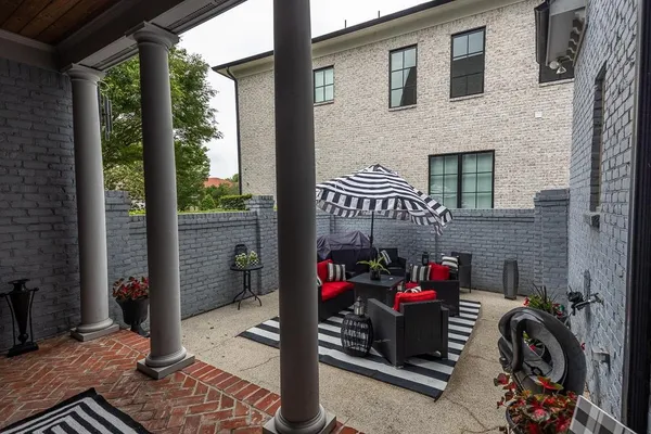 $825,000 | 100 Founders Lane, Memphis, TN 38103