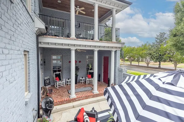 $825,000 | 100 Founders Lane, Memphis, TN 38103