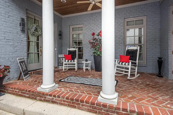 $825,000 | 100 Founders Lane, Memphis, TN 38103