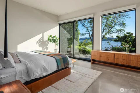 $13,995,000 | 4041 West Mercer Way, Mercer Island, WA 98040