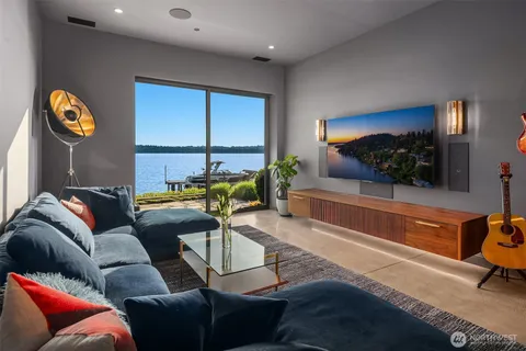 $13,995,000 | 4041 West Mercer Way, Mercer Island, WA 98040