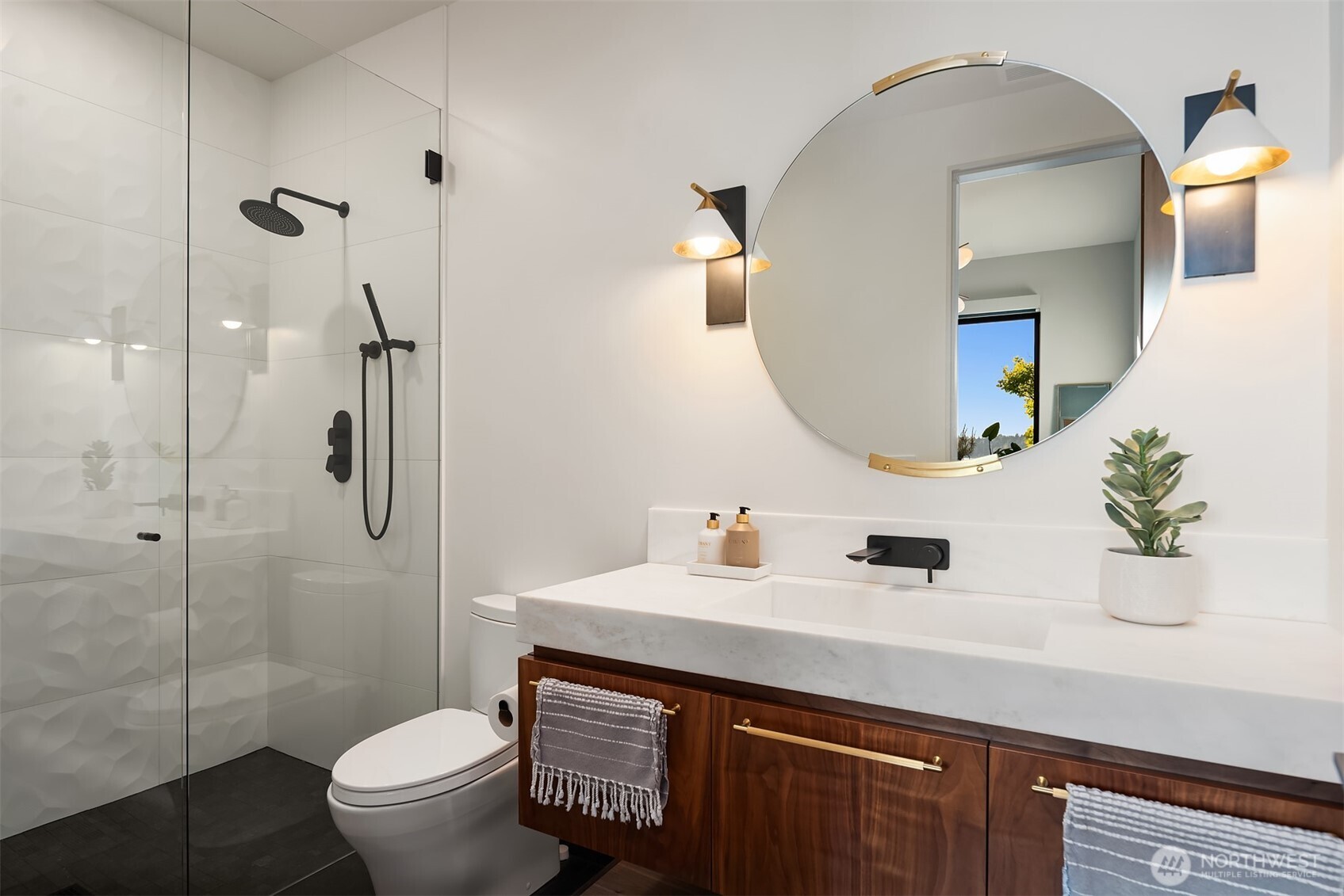4041 West Mercer Way Mercer Island, WA 98040 - Photo 21 of 33