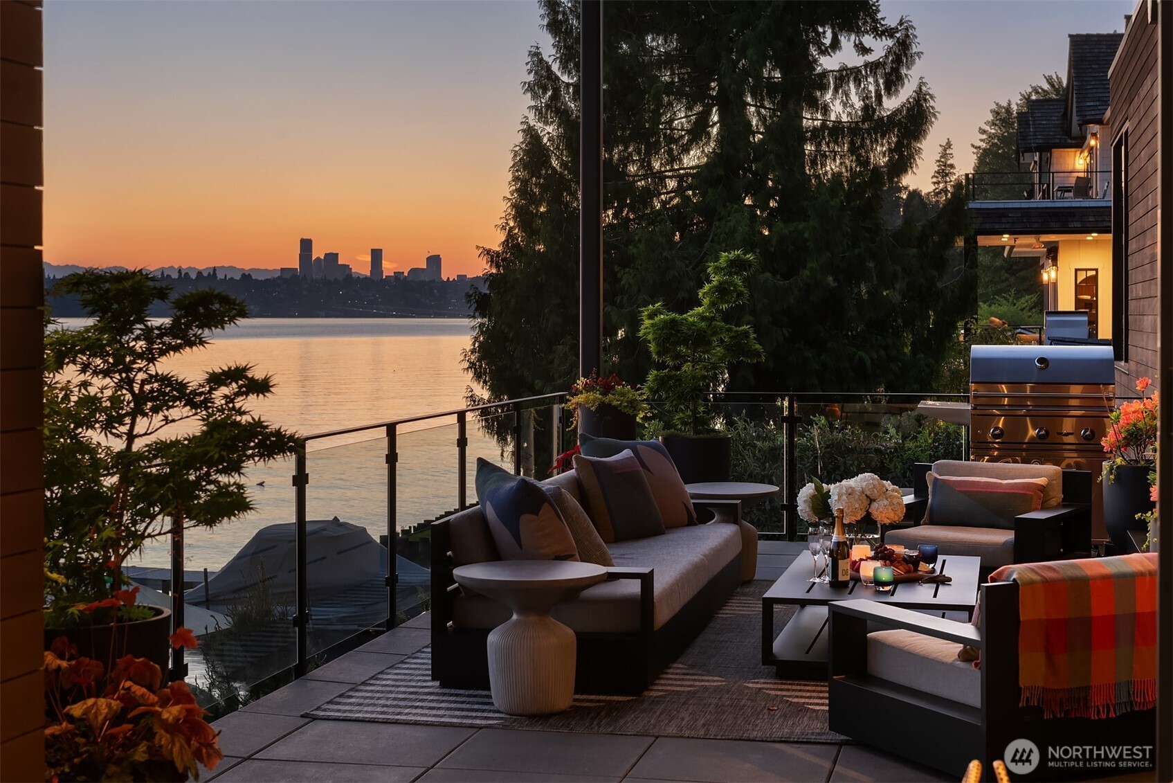 4041 West Mercer Way Mercer Island, WA 98040 - Photo 25 of 33