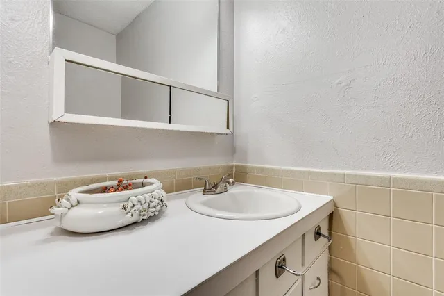 $194,000 | 1505 North Matthews Street, Bowie, TX 76230