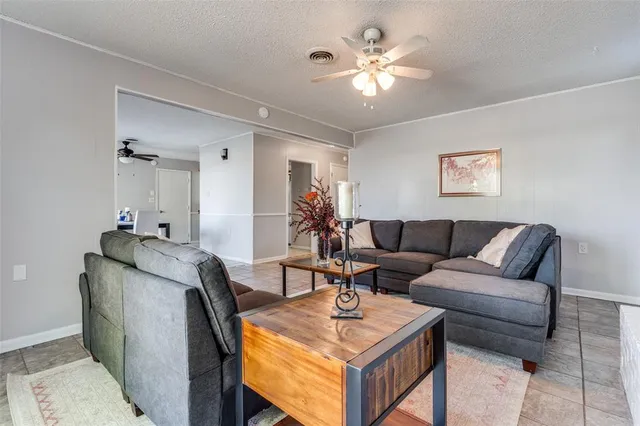 $194,000 | 1505 North Matthews Street, Bowie, TX 76230