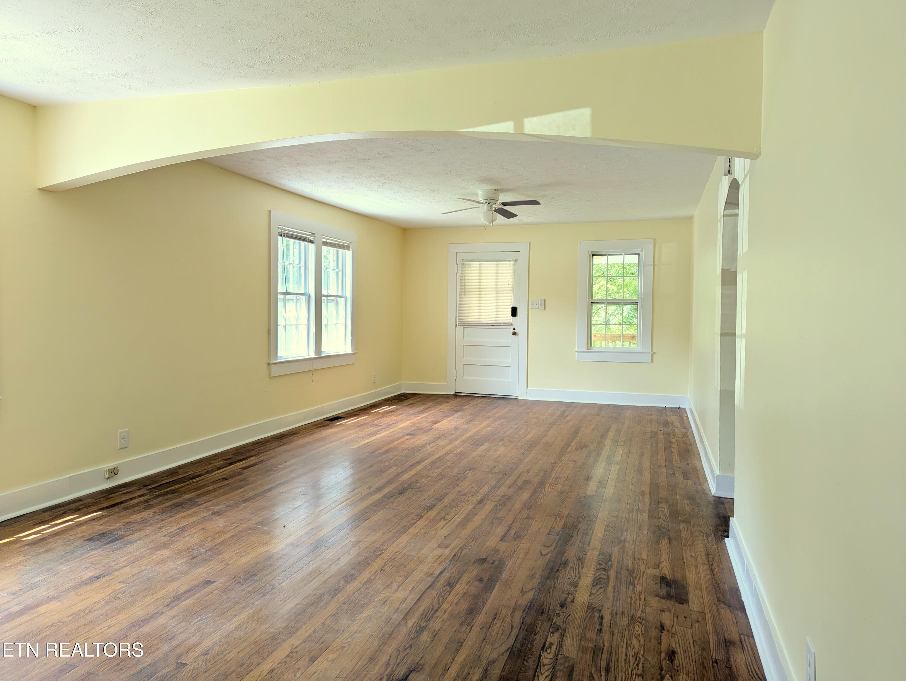 4516 Plummer Road Northeast, Unit 1 Knoxville, TN 37918 - Photo 4 of 7 unit 1 - LivingRoom-Dinning