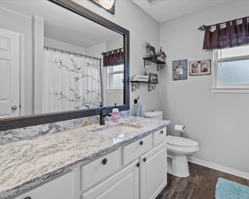 1514 Buchans Drive Spring, TX 77386 - Photo 31 of 50 Then just at the top of the landing there is a full bath for the upstairs guests