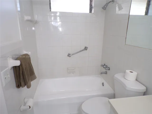 $190,000 | 2920 Point E Drive, Unit N111, Aventura, FL 33160