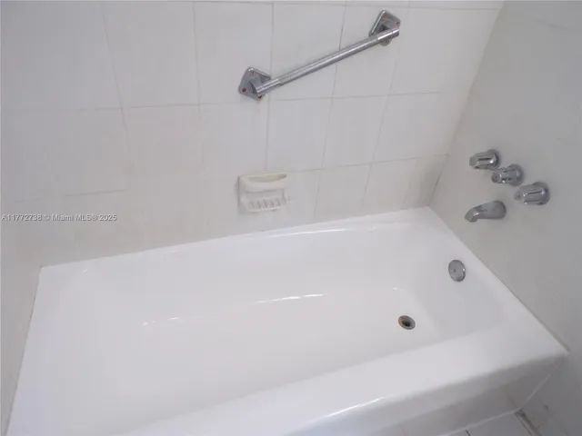 $190,000 | 2920 Point E Drive, Unit N111, Aventura, FL 33160