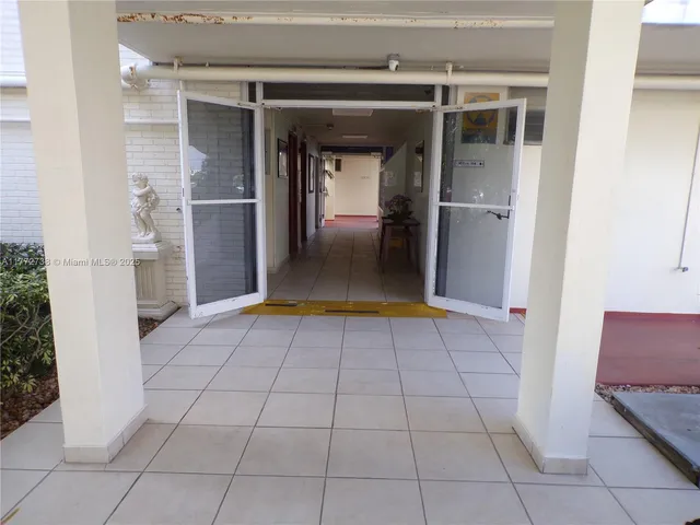 $190,000 | 2920 Point E Drive, Unit N111, Aventura, FL 33160