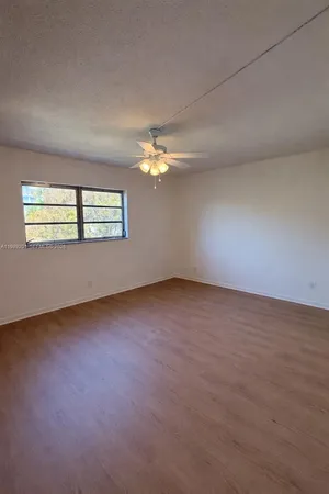 $2,400 | 218 Northeast 12th Avenue, Unit 302, Hallandale Beach, FL 33009