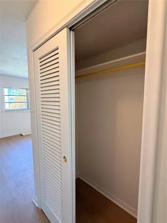 $2,400 | 218 Northeast 12th Avenue, Unit 302, Hallandale Beach, FL 33009