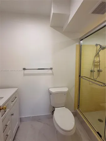 $2,400 | 218 Northeast 12th Avenue, Unit 302, Hallandale Beach, FL 33009