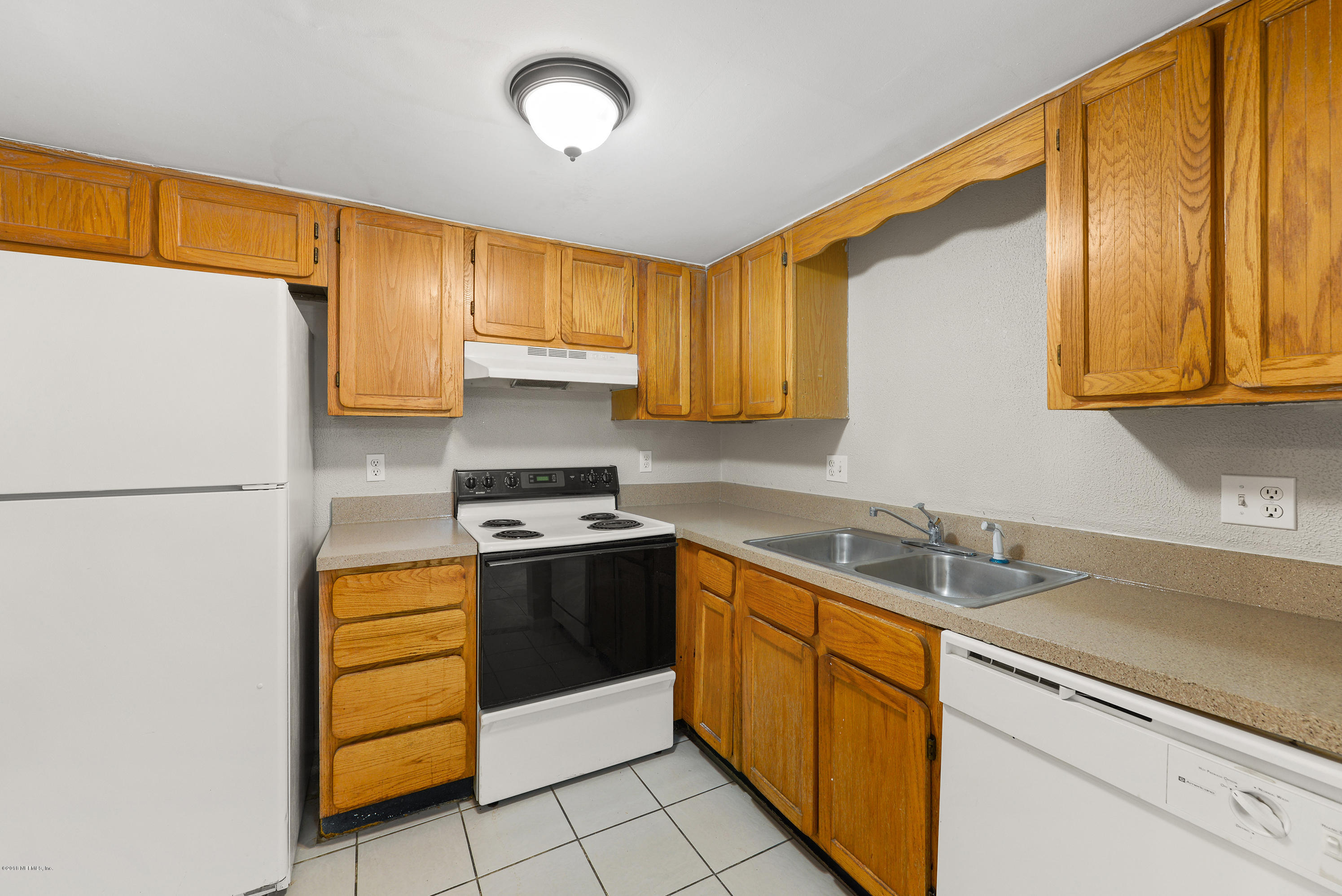 8831 Ivey Road Jacksonville, FL 32216 - Photo 9 of 17 Kitchen