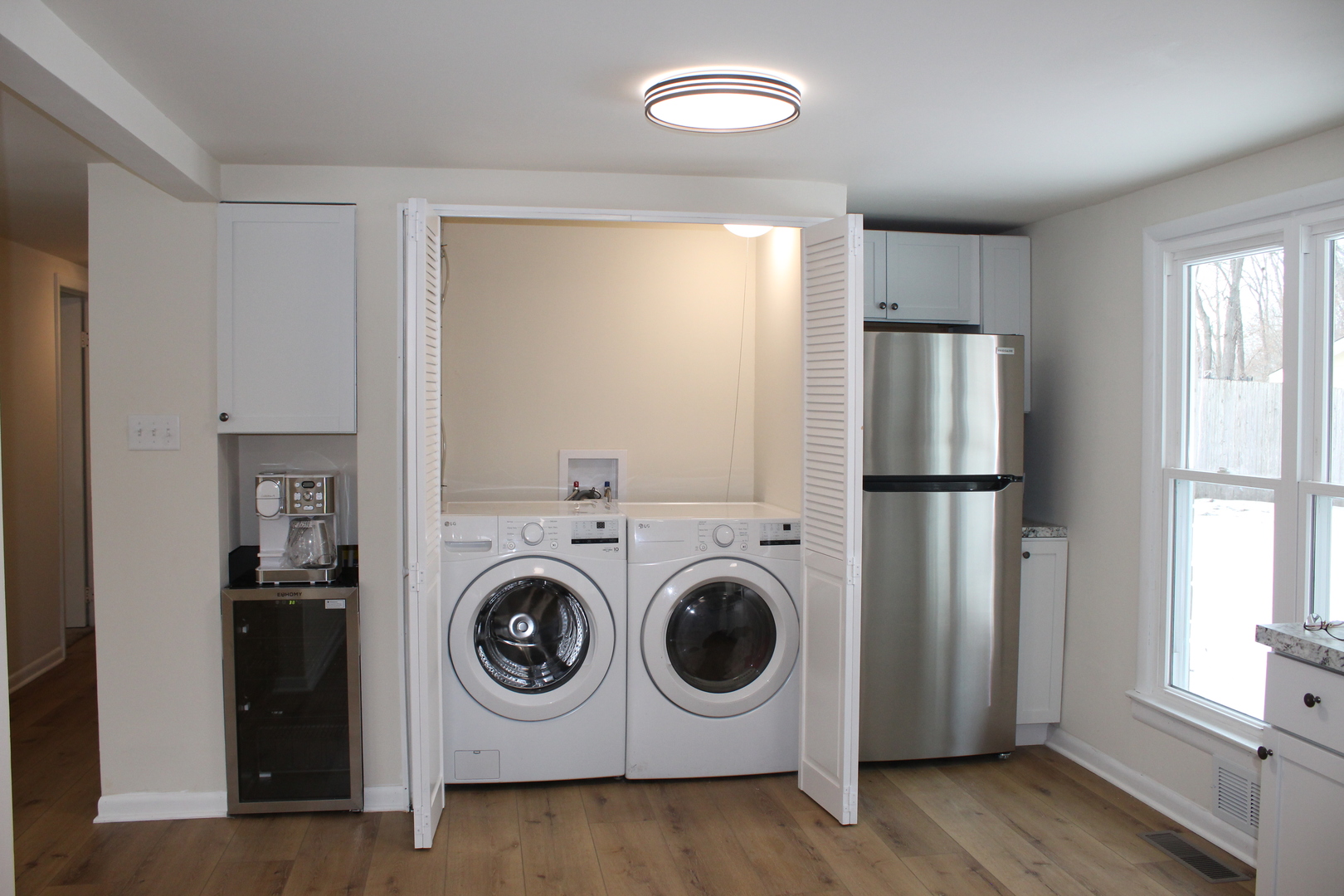 324 Sumac Street Wilmington, IL 60481 - Photo 10 of 23 a utility room with dryer and washer
