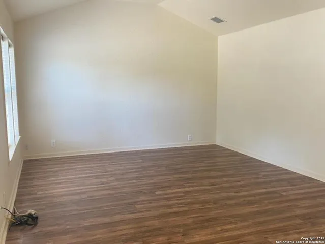 $1,600 | 200 West Person Street, Stockdale, TX 78160