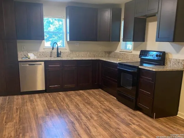 $1,600 | 200 West Person Street, Stockdale, TX 78160