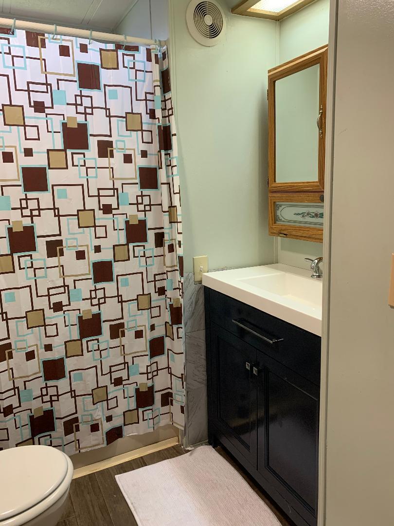 1107 Rainbow Circle Eustis, FL 32726 - Photo 6 of 11 bathroom