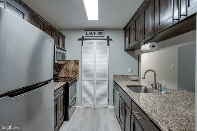 $260,000 | 2711 B Sussex Court, Mount Laurel, NJ 08054