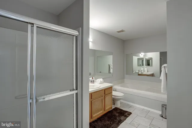 $260,000 | 2711 B Sussex Court, Mount Laurel, NJ 08054