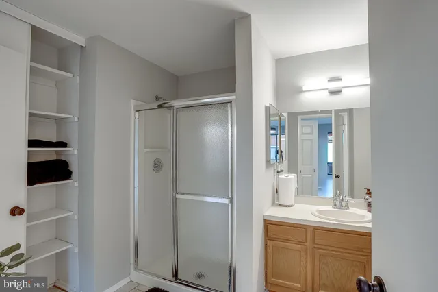 $260,000 | 2711 B Sussex Court, Mount Laurel, NJ 08054