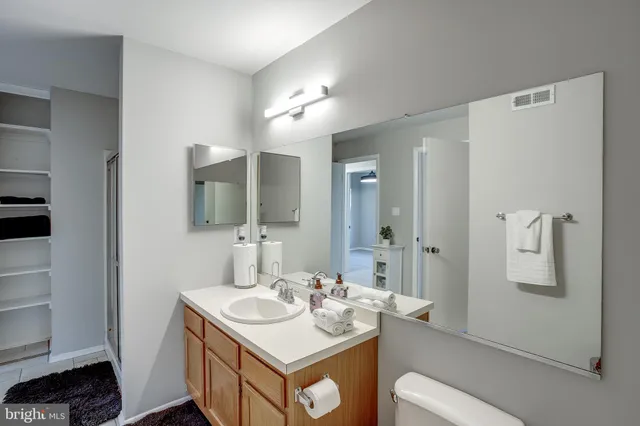 $260,000 | 2711 B Sussex Court, Mount Laurel, NJ 08054