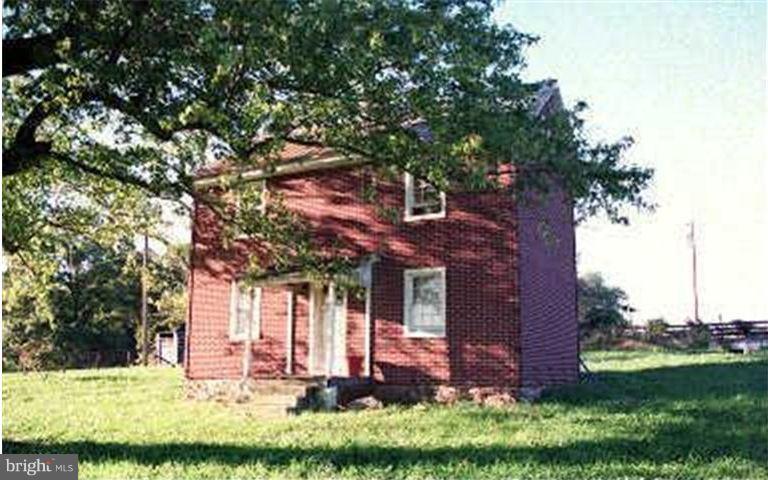 21131 Whites Ferry Road Poolesville, MD 20837 - Photo 2 of 14 Exterior (General)