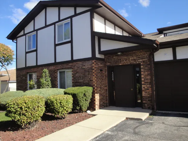 $190,000 | 5008 West 122nd Street, Unit 1A, Alsip, IL 60803