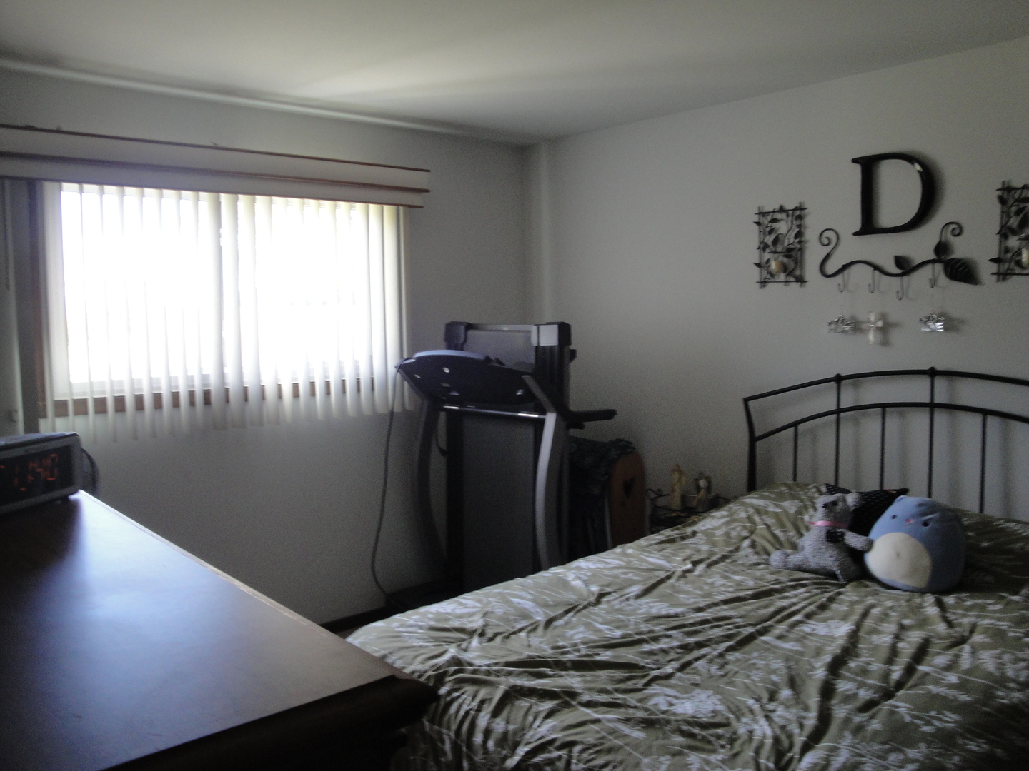 5008 West 122nd Street, Unit 1A Alsip, IL 60803 - Photo 14 of 28 a bedroom with a bed and a window
