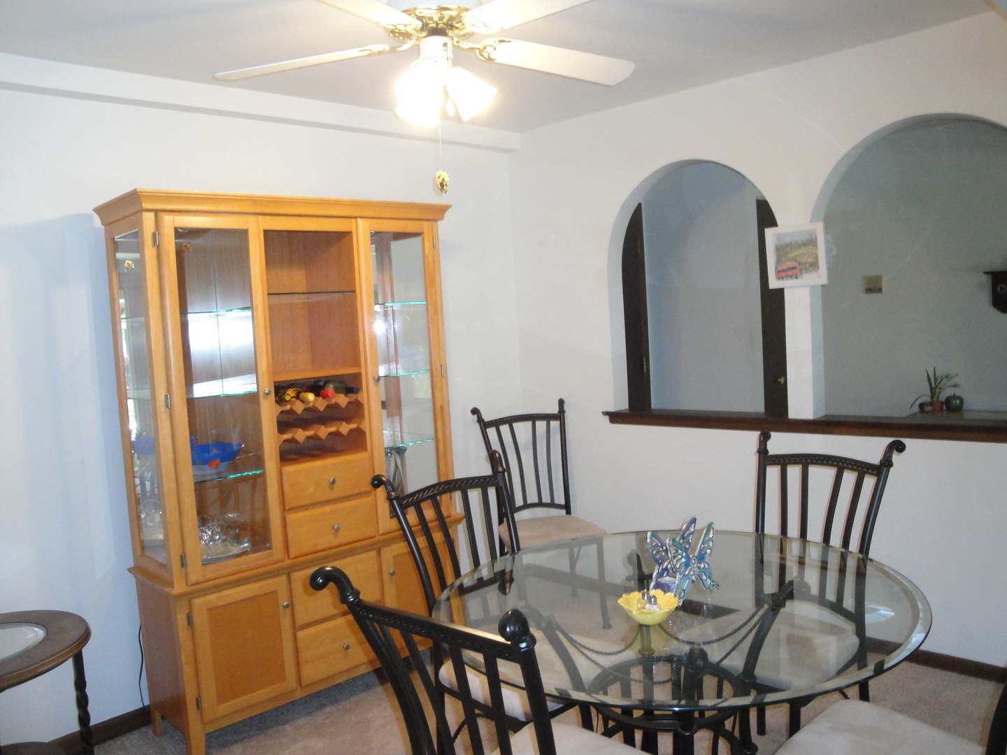 5008 West 122nd Street, Unit 1A Alsip, IL 60803 - Photo 10 of 28 a view of a dining room with furniture and wooden floor
