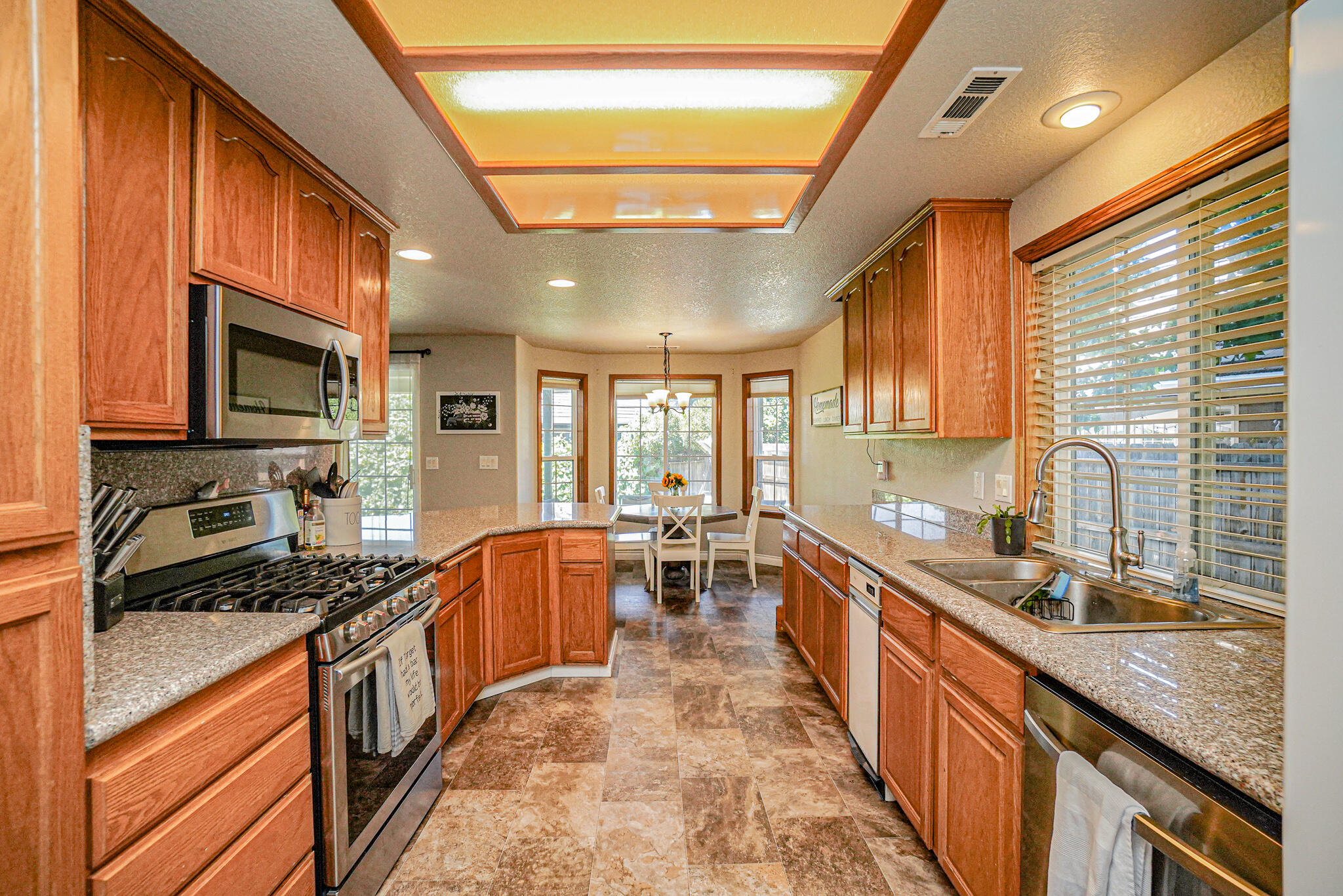 930 Amanda Way Central Point, OR 97502 - Photo 9 of 28 12