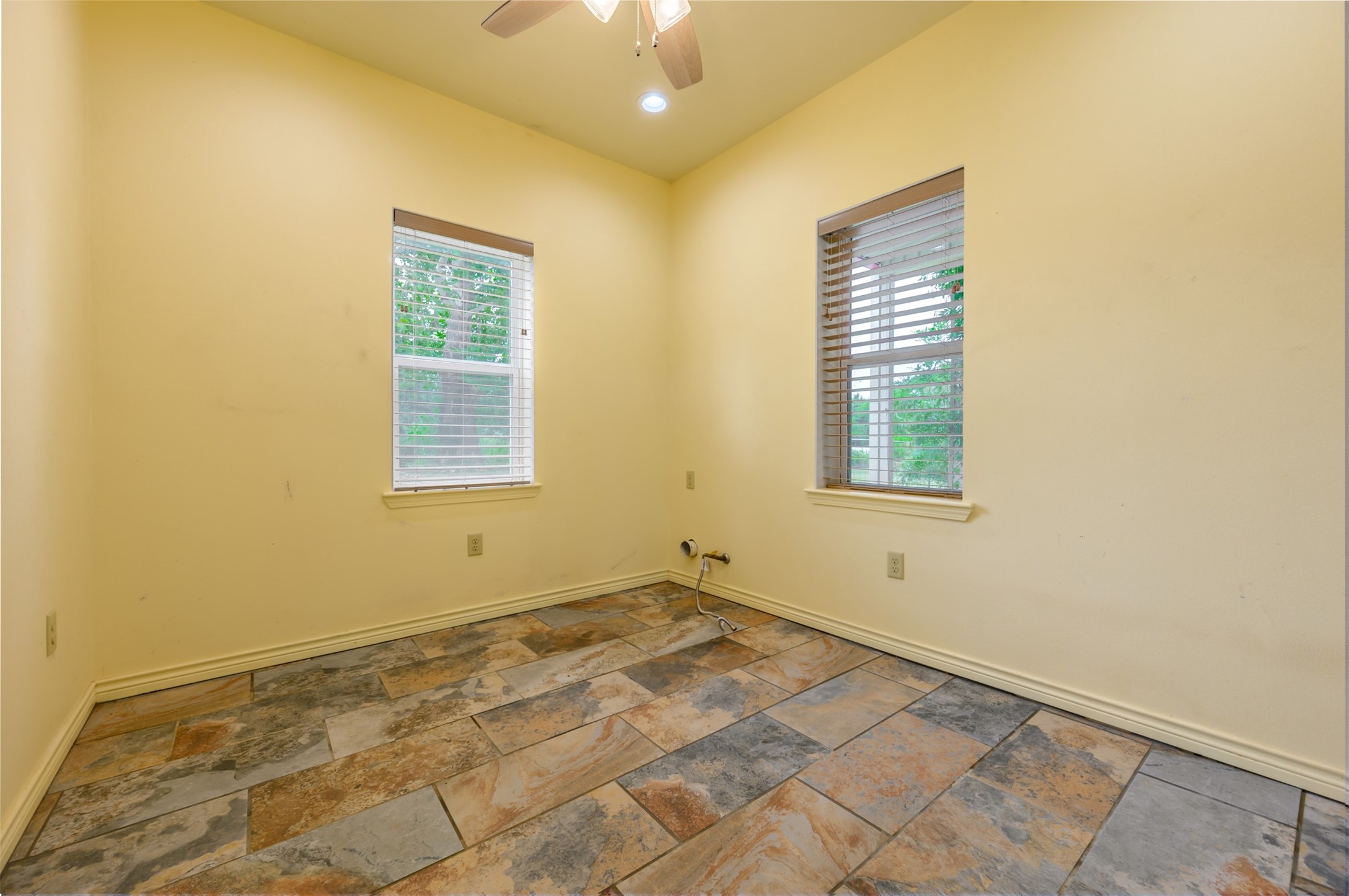 531 County Road 3501 Cuney, TX 75759 - Photo 13 of 35 a view of a room with a window