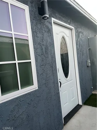 a close up view of a washer and dryer